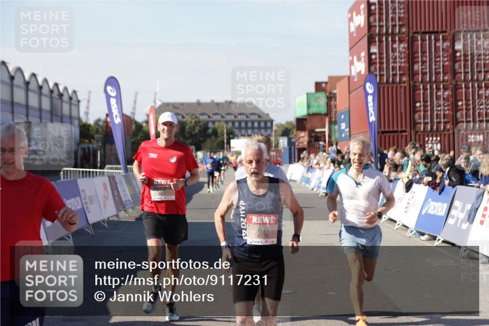 03.10.2025 - Köhlbrandbrückenlauf Jannik Wohlers http://msf.ph/oto/9117231 03.10.2025 13:03:02 Ziel 4095, 4137, 4203, 4279, 4294, 4619, 4747, 6655, 6770 meine-sportfotos.de