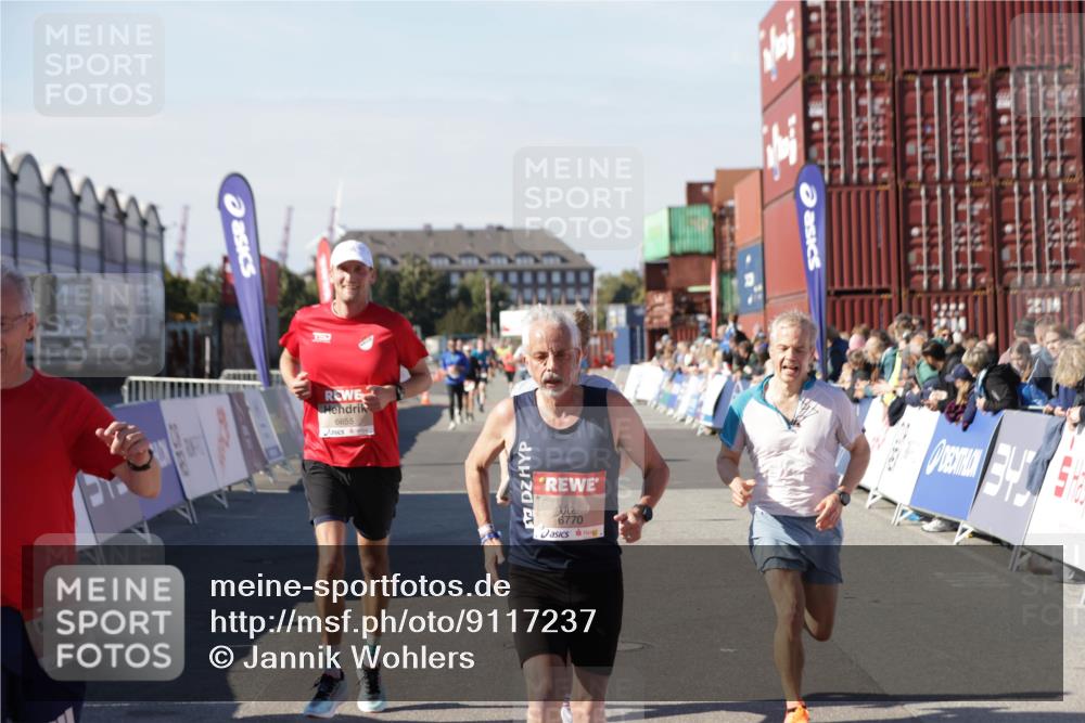 03.10.2025 - Köhlbrandbrückenlauf Jannik Wohlers http://msf.ph/oto/9117237 03.10.2025 13:03:02 Ziel 4095, 4137, 4203, 4279, 4294, 4619, 4747, 6655, 6770 meine-sportfotos.de