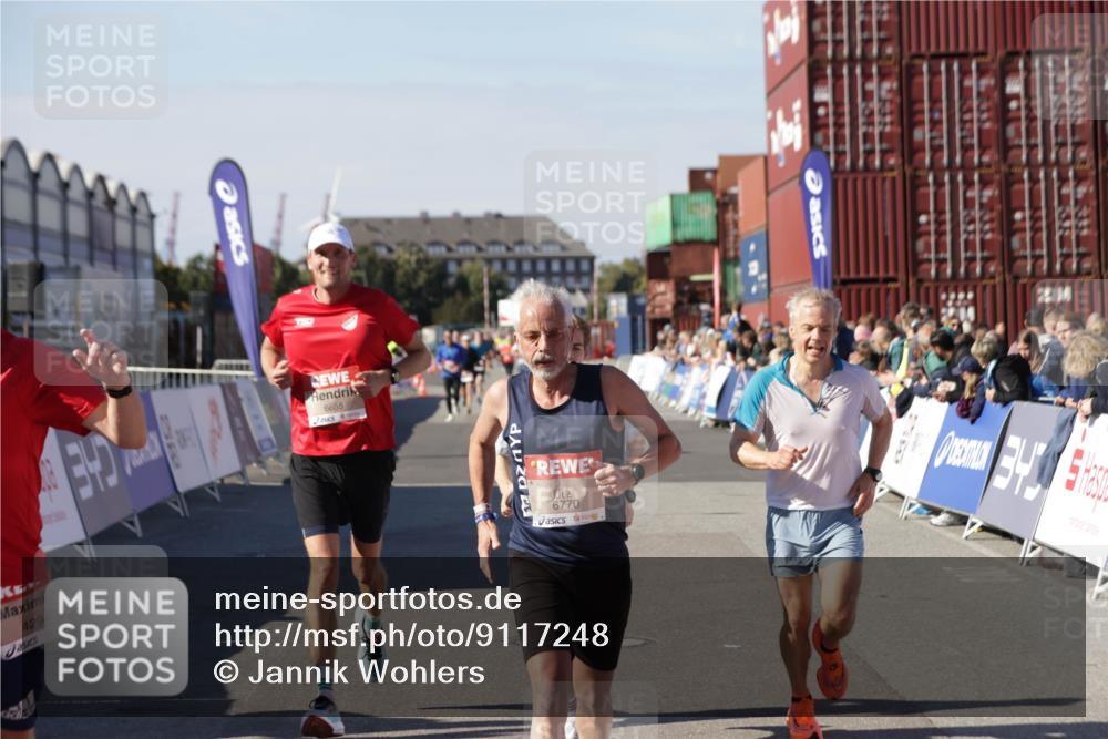 03.10.2025 - Köhlbrandbrückenlauf Jannik Wohlers http://msf.ph/oto/9117248 03.10.2025 13:03:02 Ziel 4095, 4137, 4203, 4279, 4294, 4619, 4747, 6655, 6770 meine-sportfotos.de