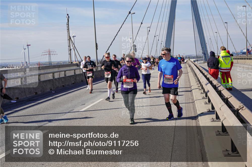 03.10.2025 - Köhlbrandbrückenlauf Michael Burmester http://msf.ph/oto/9117256 03.10.2025 12:58:51 Position 2 5511 meine-sportfotos.de