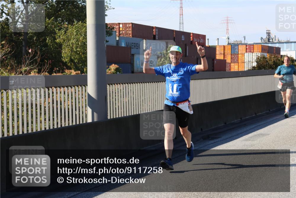 03.10.2025 - Köhlbrandbrückenlauf Strokosch-Dieckow http://msf.ph/oto/9117258 03.10.2025 12:52:35 Position 3  meine-sportfotos.de