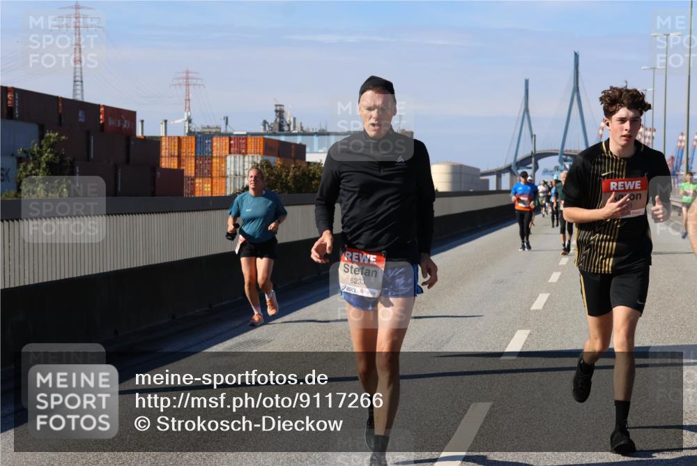 03.10.2025 - Köhlbrandbrückenlauf Strokosch-Dieckow http://msf.ph/oto/9117266 03.10.2025 12:52:37 Position 3 6233 meine-sportfotos.de