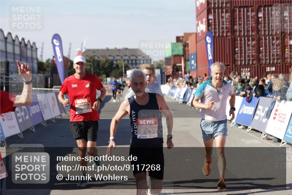 03.10.2025 - Köhlbrandbrückenlauf Jannik Wohlers http://msf.ph/oto/9117268 03.10.2025 13:03:02 Ziel 4095, 4137, 4203, 4279, 4294, 4619, 4747, 6655, 6770 meine-sportfotos.de