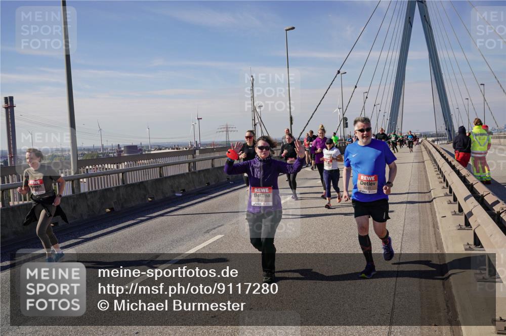 03.10.2025 - Köhlbrandbrückenlauf Michael Burmester http://msf.ph/oto/9117280 03.10.2025 12:58:52 Position 2 6597, 5511 meine-sportfotos.de