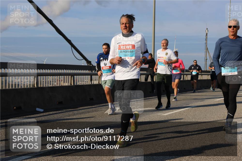 03.10.2025 - Köhlbrandbrückenlauf Strokosch-Dieckow http://msf.ph/oto/9117287 03.10.2025 09:50:43 Position 2 1947, 2834, 24, 2246 meine-sportfotos.de