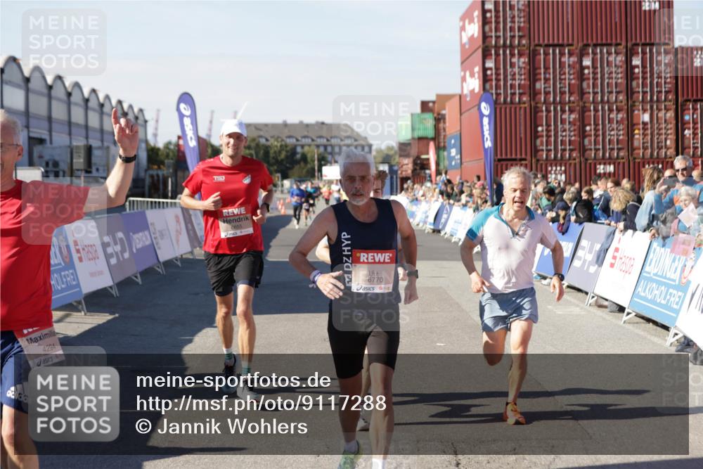 03.10.2025 - Köhlbrandbrückenlauf Jannik Wohlers http://msf.ph/oto/9117288 03.10.2025 13:03:02 Ziel 4095, 4137, 4203, 4279, 4294, 4619, 4747, 6655, 6770 meine-sportfotos.de