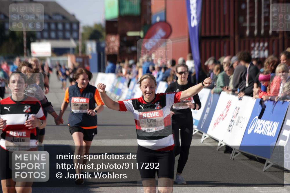 03.10.2025 - Köhlbrandbrückenlauf Jannik Wohlers http://msf.ph/oto/9117292 03.10.2025 13:33:55 Ziel 4919, 4970, 5036, 5074, 5077, 5300, 6246, 6420 meine-sportfotos.de