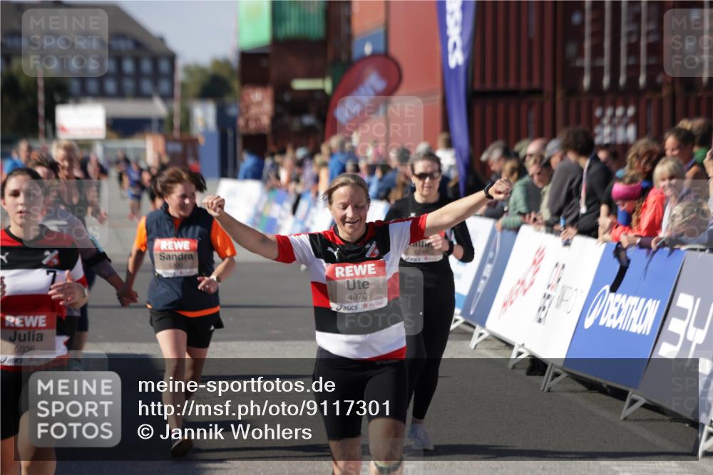 03.10.2025 - Köhlbrandbrückenlauf Jannik Wohlers http://msf.ph/oto/9117301 03.10.2025 13:33:55 Ziel 4919, 4970, 5036, 5074, 5077, 5300, 6246, 6420 meine-sportfotos.de
