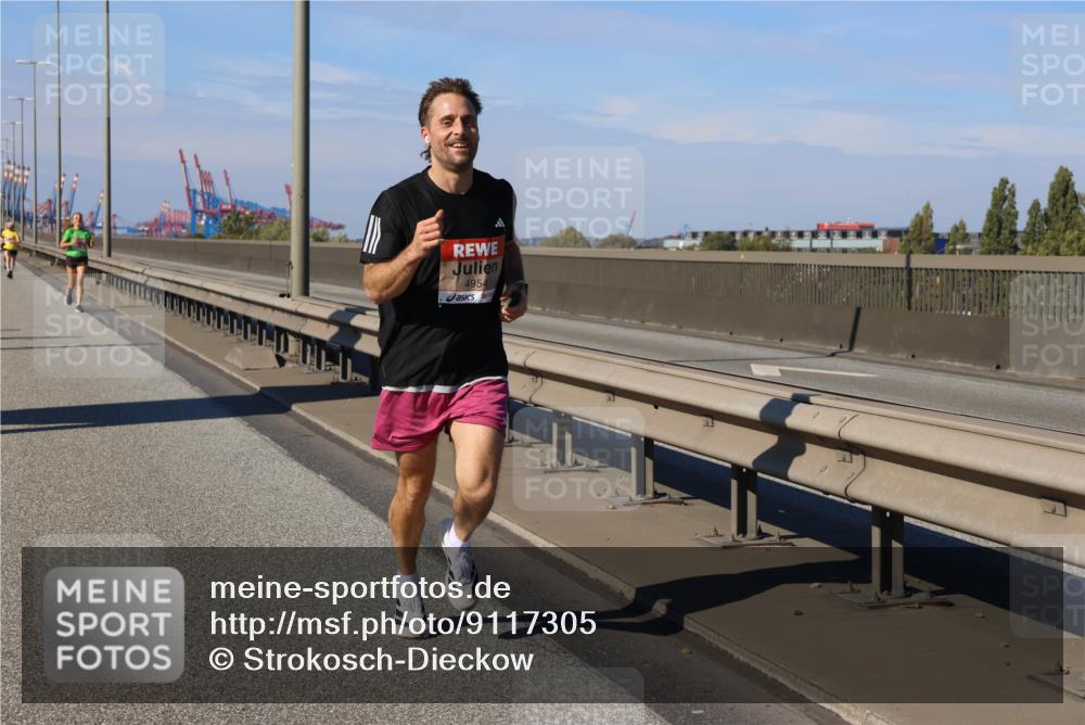 03.10.2025 - Köhlbrandbrückenlauf Strokosch-Dieckow http://msf.ph/oto/9117305 03.10.2025 12:52:40 Position 3 4954 meine-sportfotos.de