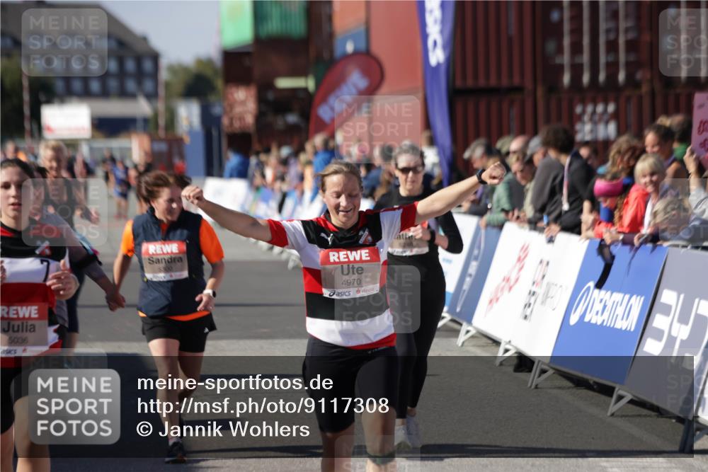 03.10.2025 - Köhlbrandbrückenlauf Jannik Wohlers http://msf.ph/oto/9117308 03.10.2025 13:33:55 Ziel 4919, 4970, 5036, 5074, 5077, 5300, 6246, 6420 meine-sportfotos.de