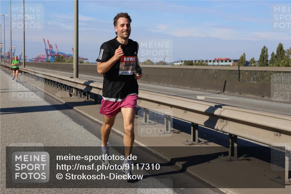 03.10.2025 - Köhlbrandbrückenlauf Strokosch-Dieckow http://msf.ph/oto/9117310 03.10.2025 12:52:40 Position 3 4954 meine-sportfotos.de
