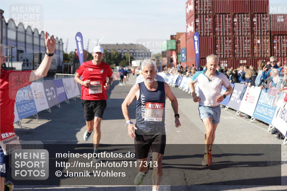 03.10.2025 - Köhlbrandbrückenlauf Jannik Wohlers http://msf.ph/oto/9117313 03.10.2025 13:03:02 Ziel 4095, 4137, 4203, 4279, 4294, 4619, 4747, 6655, 6770 meine-sportfotos.de