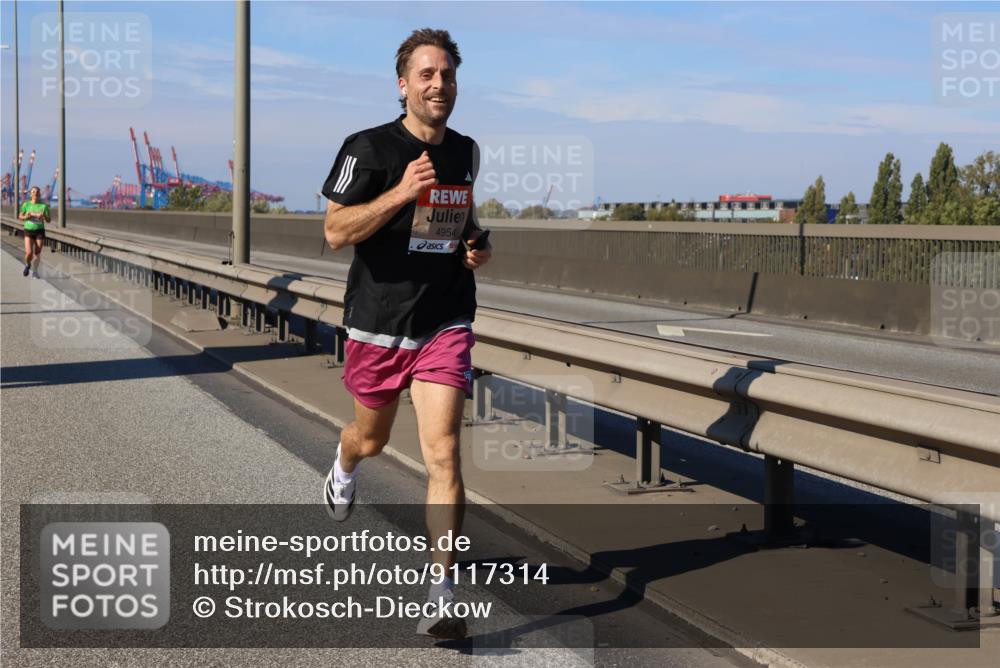 03.10.2025 - Köhlbrandbrückenlauf Strokosch-Dieckow http://msf.ph/oto/9117314 03.10.2025 12:52:40 Position 3 4954 meine-sportfotos.de