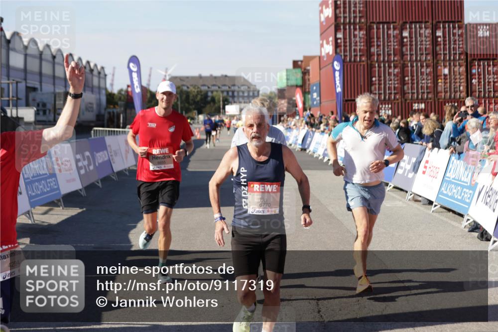 03.10.2025 - Köhlbrandbrückenlauf Jannik Wohlers http://msf.ph/oto/9117319 03.10.2025 13:03:02 Ziel 4095, 4137, 4203, 4279, 4294, 4619, 4747, 6655, 6770 meine-sportfotos.de