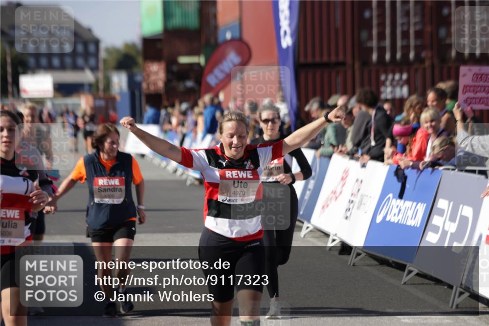 03.10.2025 - Köhlbrandbrückenlauf Jannik Wohlers http://msf.ph/oto/9117323 03.10.2025 13:33:55 Ziel 4919, 4970, 5036, 5074, 5077, 5300, 6246, 6420 meine-sportfotos.de