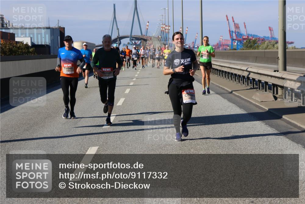 03.10.2025 - Köhlbrandbrückenlauf Strokosch-Dieckow http://msf.ph/oto/9117332 03.10.2025 12:52:44 Position 3 4184, 4134, 057 meine-sportfotos.de