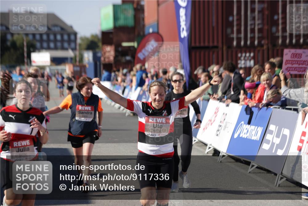 03.10.2025 - Köhlbrandbrückenlauf Jannik Wohlers http://msf.ph/oto/9117336 03.10.2025 13:33:55 Ziel 4919, 4970, 5036, 5074, 5077, 5300, 6246, 6420 meine-sportfotos.de