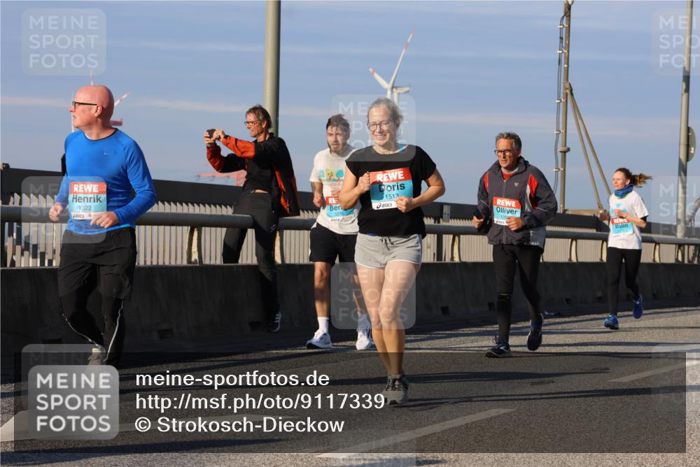 03.10.2025 - Köhlbrandbrückenlauf Strokosch-Dieckow http://msf.ph/oto/9117339 03.10.2025 09:50:52 Position 2 1322, 1513, 3276, 126 meine-sportfotos.de