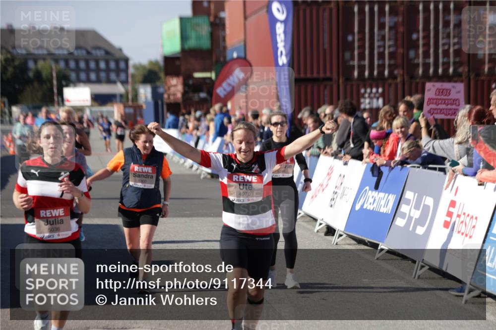 03.10.2025 - Köhlbrandbrückenlauf Jannik Wohlers http://msf.ph/oto/9117344 03.10.2025 13:33:55 Ziel 4919, 4970, 5036, 5074, 5077, 5300, 6246, 6420 meine-sportfotos.de