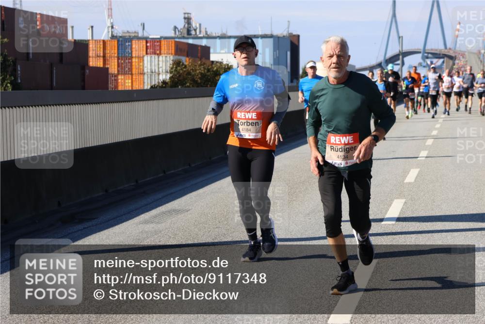 03.10.2025 - Köhlbrandbrückenlauf Strokosch-Dieckow http://msf.ph/oto/9117348 03.10.2025 12:52:46 Position 3 4184, 4134 meine-sportfotos.de