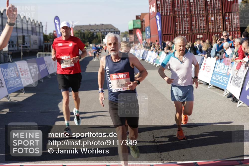03.10.2025 - Köhlbrandbrückenlauf Jannik Wohlers http://msf.ph/oto/9117349 03.10.2025 13:03:02 Ziel 4095, 4137, 4203, 4279, 4294, 4619, 4747, 6655, 6770 meine-sportfotos.de