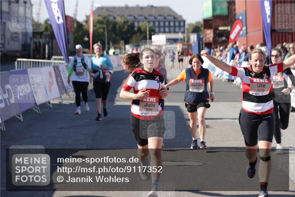 03.10.2025 - Köhlbrandbrückenlauf Jannik Wohlers http://msf.ph/oto/9117352 03.10.2025 13:33:56 Ziel 4919, 4970, 5036, 5074, 5077, 5300, 6246, 6420, 6421 meine-sportfotos.de