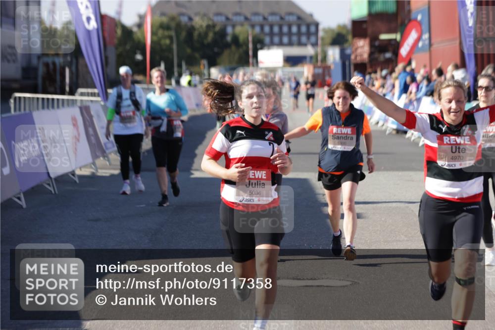 03.10.2025 - Köhlbrandbrückenlauf Jannik Wohlers http://msf.ph/oto/9117358 03.10.2025 13:33:56 Ziel 4919, 4970, 5036, 5074, 5077, 5300, 6246, 6420, 6421 meine-sportfotos.de