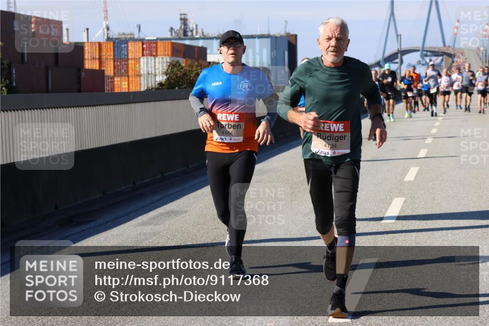 03.10.2025 - Köhlbrandbrückenlauf Strokosch-Dieckow http://msf.ph/oto/9117368 03.10.2025 12:52:46 Position 3 4184, 4134 meine-sportfotos.de