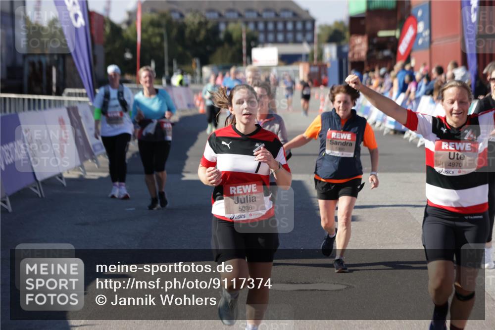 03.10.2025 - Köhlbrandbrückenlauf Jannik Wohlers http://msf.ph/oto/9117374 03.10.2025 13:33:56 Ziel 4919, 4970, 5036, 5074, 5077, 5300, 6246, 6420, 6421 meine-sportfotos.de