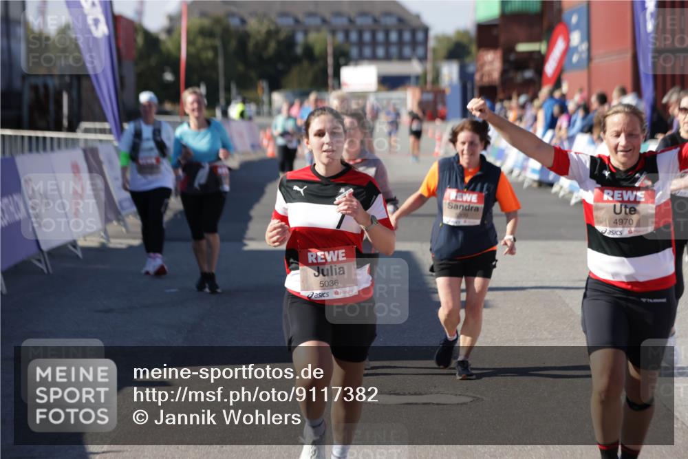 03.10.2025 - Köhlbrandbrückenlauf Jannik Wohlers http://msf.ph/oto/9117382 03.10.2025 13:33:56 Ziel 4919, 4970, 5036, 5074, 5077, 5300, 6246, 6420, 6421 meine-sportfotos.de