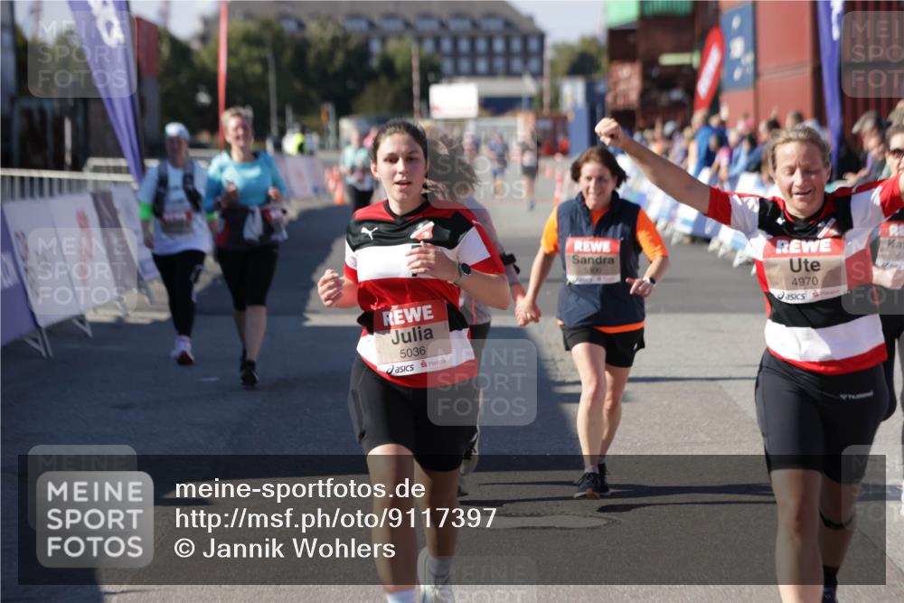 03.10.2025 - Köhlbrandbrückenlauf Jannik Wohlers http://msf.ph/oto/9117397 03.10.2025 13:33:56 Ziel 4919, 4970, 5036, 5074, 5077, 5300, 6246, 6420, 6421 meine-sportfotos.de