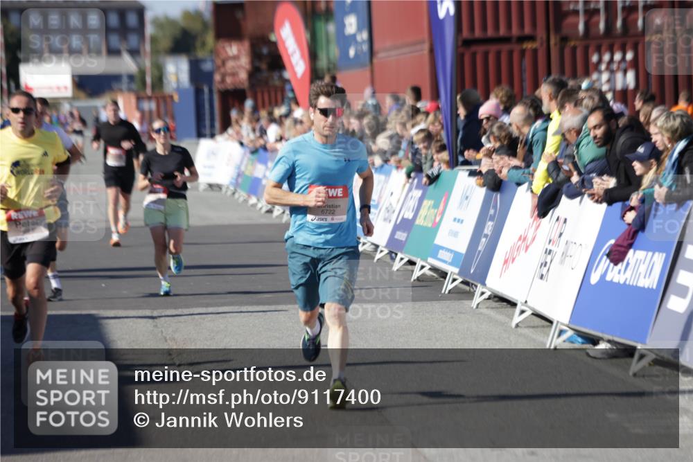 03.10.2025 - Köhlbrandbrückenlauf Jannik Wohlers http://msf.ph/oto/9117400 03.10.2025 13:03:10 Ziel 4085, 4294, 4856, 5048, 6279, 6655, 6722, 6770, 6784 meine-sportfotos.de