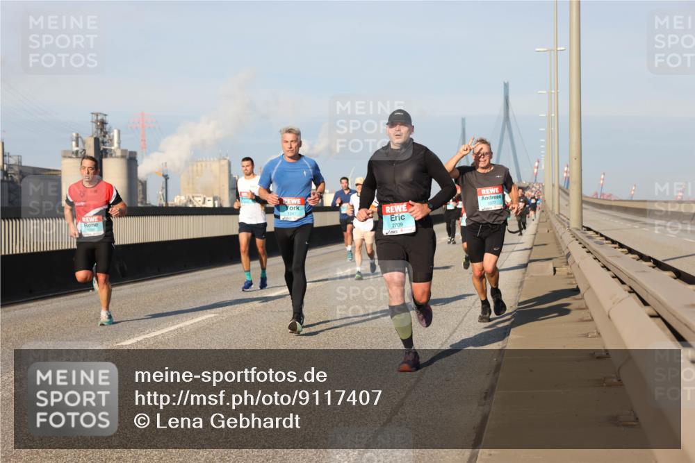 03.10.2025 - Köhlbrandbrückenlauf Lena Gebhardt http://msf.ph/oto/9117407 03.10.2025 09:44:26 Position 2 1247, 1077, 2709 meine-sportfotos.de