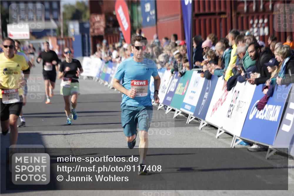 03.10.2025 - Köhlbrandbrückenlauf Jannik Wohlers http://msf.ph/oto/9117408 03.10.2025 13:03:10 Ziel 4085, 4294, 4856, 5048, 6279, 6655, 6722, 6770, 6784 meine-sportfotos.de