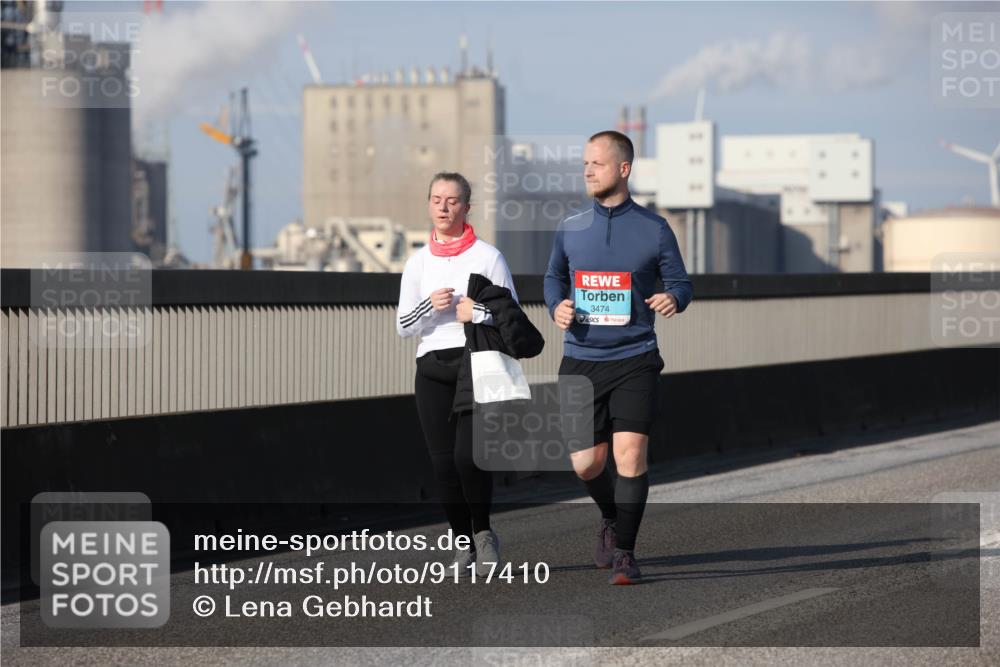 03.10.2025 - Köhlbrandbrückenlauf Lena Gebhardt http://msf.ph/oto/9117410 03.10.2025 10:22:48 Position 2 3474 meine-sportfotos.de