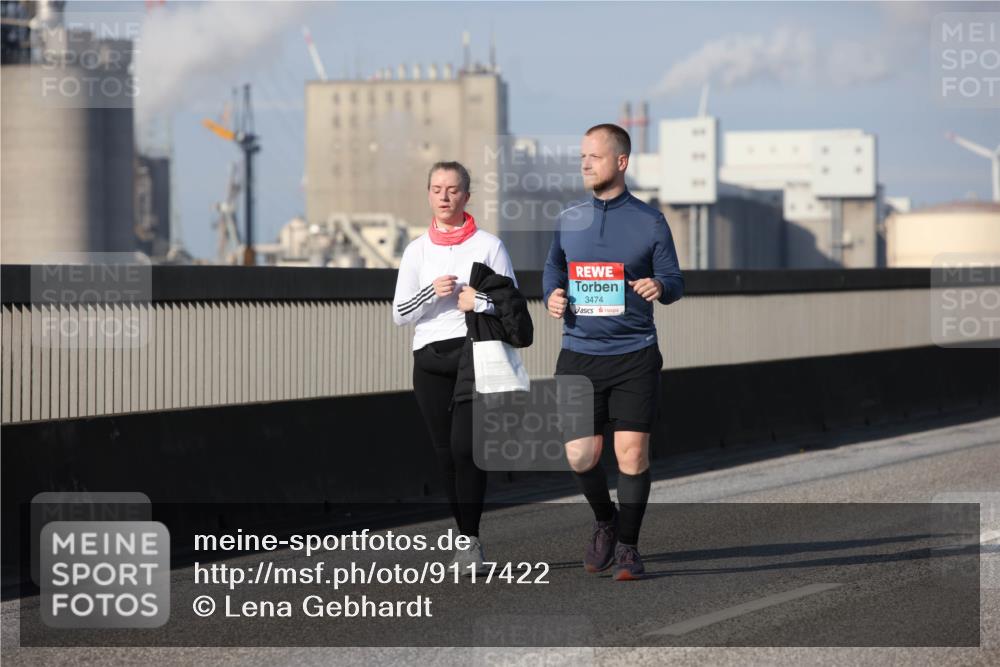 03.10.2025 - Köhlbrandbrückenlauf Lena Gebhardt http://msf.ph/oto/9117422 03.10.2025 10:22:48 Position 2 3474 meine-sportfotos.de