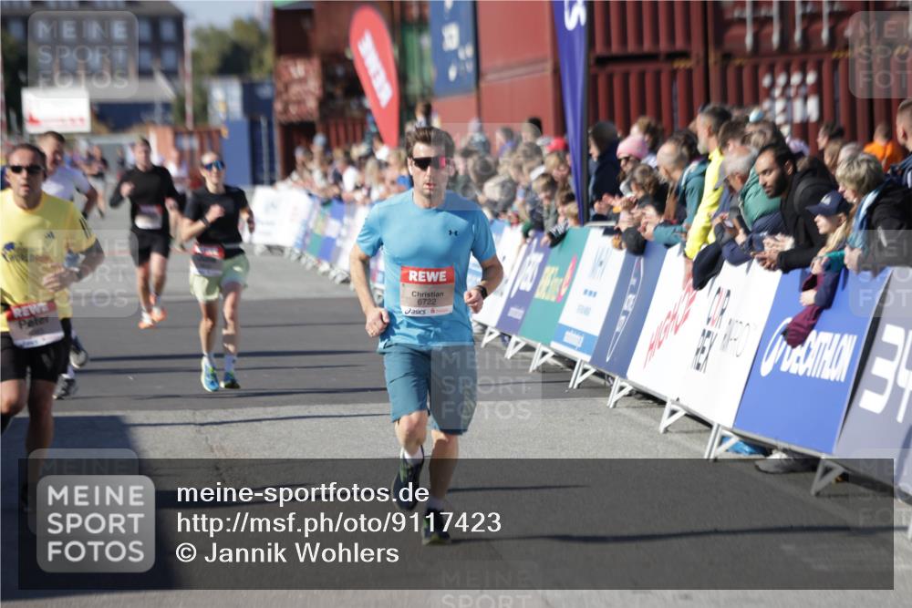 03.10.2025 - Köhlbrandbrückenlauf Jannik Wohlers http://msf.ph/oto/9117423 03.10.2025 13:03:10 Ziel 4085, 4294, 4856, 5048, 6279, 6655, 6722, 6770, 6784 meine-sportfotos.de
