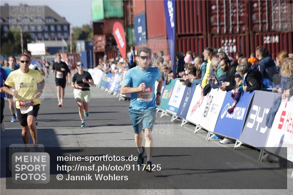 03.10.2025 - Köhlbrandbrückenlauf Jannik Wohlers http://msf.ph/oto/9117425 03.10.2025 13:03:11 Ziel 4085, 4208, 4294, 4856, 5048, 6279, 6612, 6655, 6722, 6770, 6784 meine-sportfotos.de