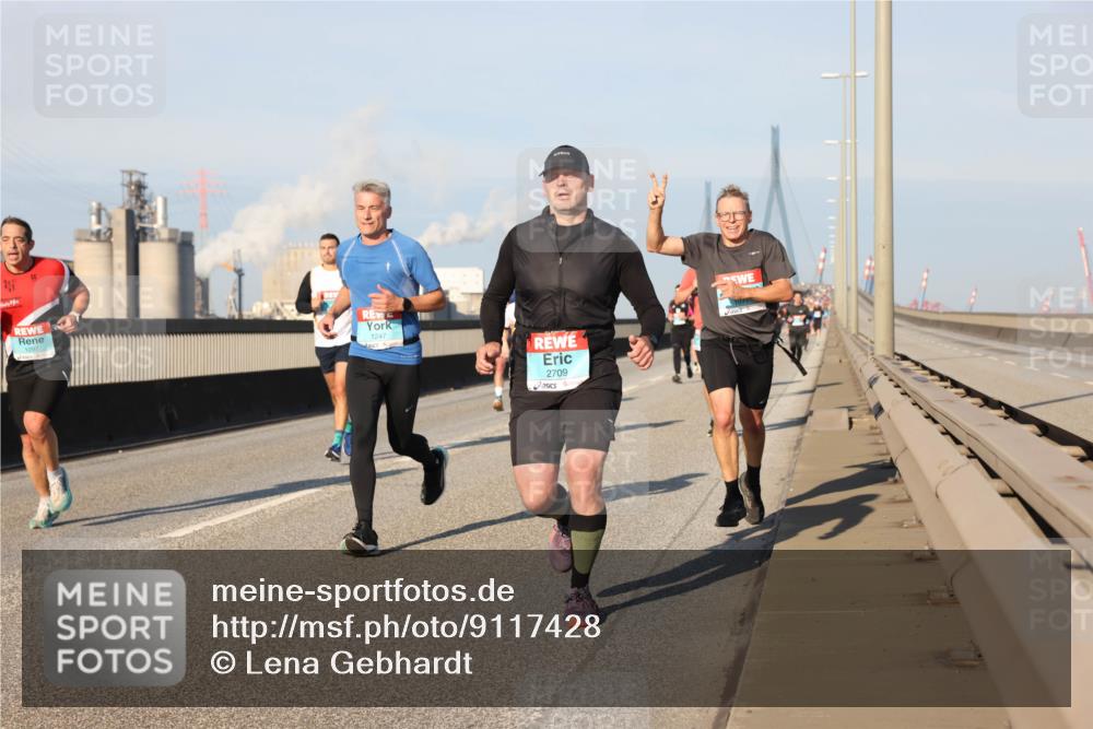 03.10.2025 - Köhlbrandbrückenlauf Lena Gebhardt http://msf.ph/oto/9117428 03.10.2025 09:44:27 Position 2 1297, 1247, 2709 meine-sportfotos.de
