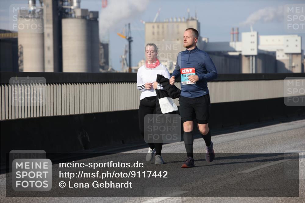 03.10.2025 - Köhlbrandbrückenlauf Lena Gebhardt http://msf.ph/oto/9117442 03.10.2025 10:22:49 Position 2 347 meine-sportfotos.de