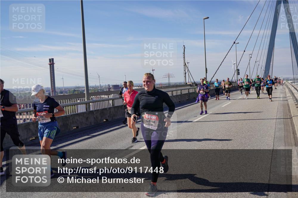 03.10.2025 - Köhlbrandbrückenlauf Michael Burmester http://msf.ph/oto/9117448 03.10.2025 12:59:00 Position 2 4969 meine-sportfotos.de