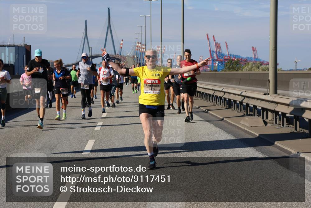 03.10.2025 - Köhlbrandbrückenlauf Strokosch-Dieckow http://msf.ph/oto/9117451 03.10.2025 12:52:55 Position 3 6635 meine-sportfotos.de
