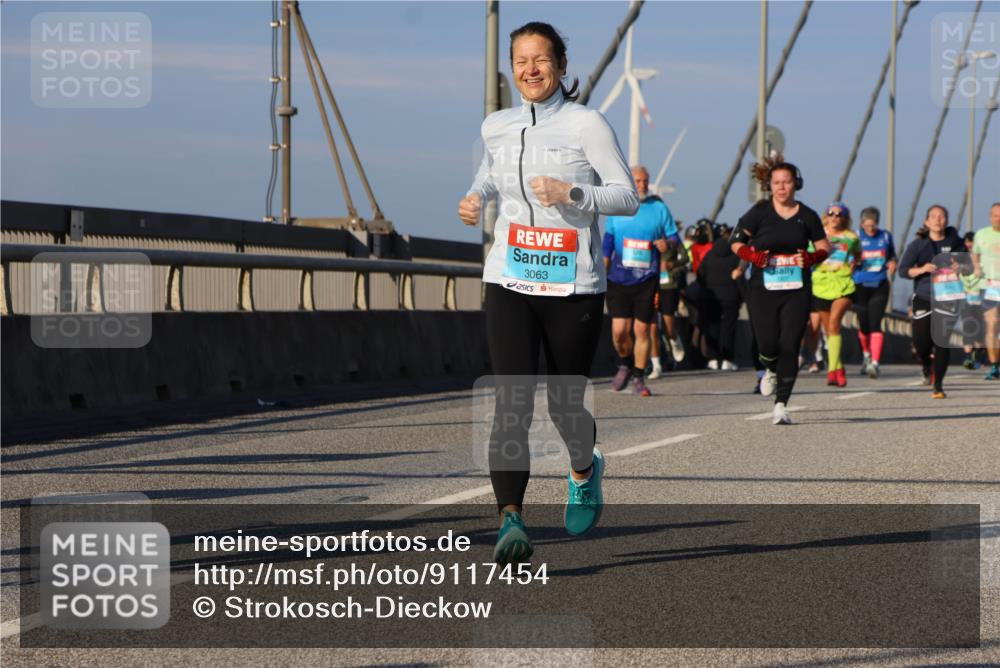 03.10.2025 - Köhlbrandbrückenlauf Strokosch-Dieckow http://msf.ph/oto/9117454 03.10.2025 09:51:04 Position 2 3063 meine-sportfotos.de