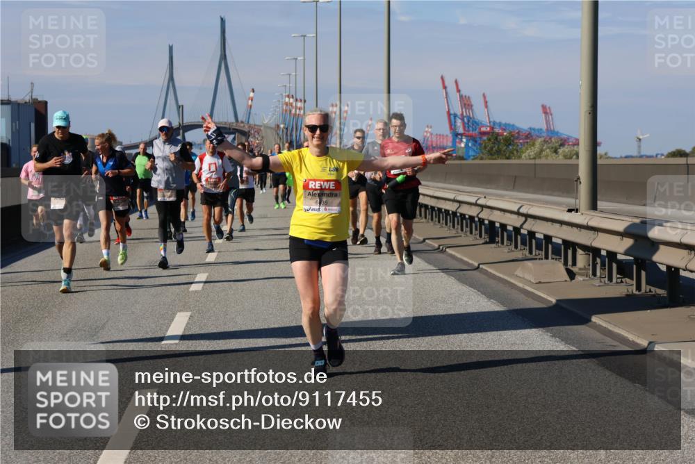 03.10.2025 - Köhlbrandbrückenlauf Strokosch-Dieckow http://msf.ph/oto/9117455 03.10.2025 12:52:55 Position 3 6635 meine-sportfotos.de