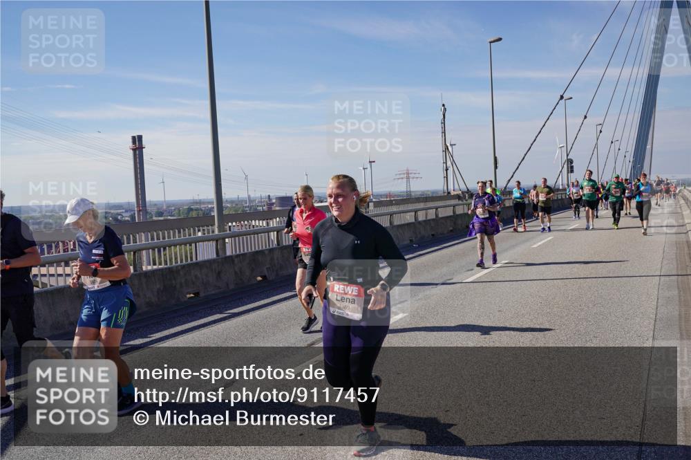 03.10.2025 - Köhlbrandbrückenlauf Michael Burmester http://msf.ph/oto/9117457 03.10.2025 12:59:00 Position 2 4969 meine-sportfotos.de