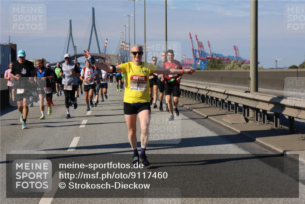 03.10.2025 - Köhlbrandbrückenlauf Strokosch-Dieckow http://msf.ph/oto/9117460 03.10.2025 12:52:55 Position 3 71, 635 meine-sportfotos.de