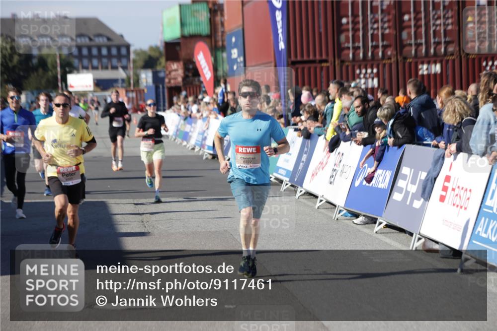03.10.2025 - Köhlbrandbrückenlauf Jannik Wohlers http://msf.ph/oto/9117461 03.10.2025 13:03:11 Ziel 4085, 4208, 4294, 4856, 5048, 6279, 6612, 6655, 6722, 6770, 6784 meine-sportfotos.de