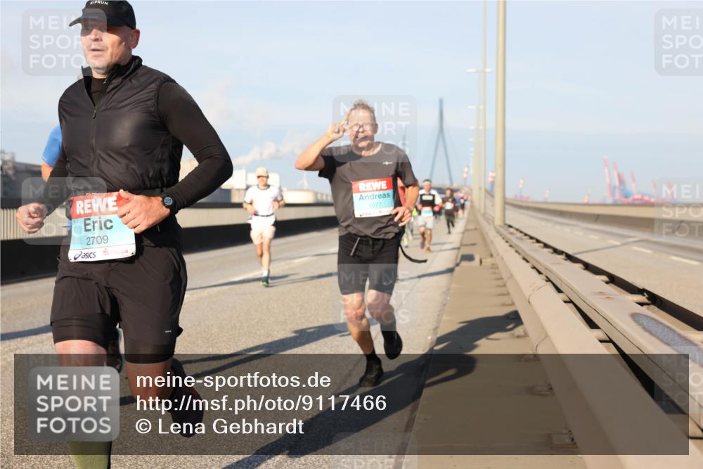 03.10.2025 - Köhlbrandbrückenlauf Lena Gebhardt http://msf.ph/oto/9117466 03.10.2025 09:44:28 Position 2 2709, 1077 meine-sportfotos.de