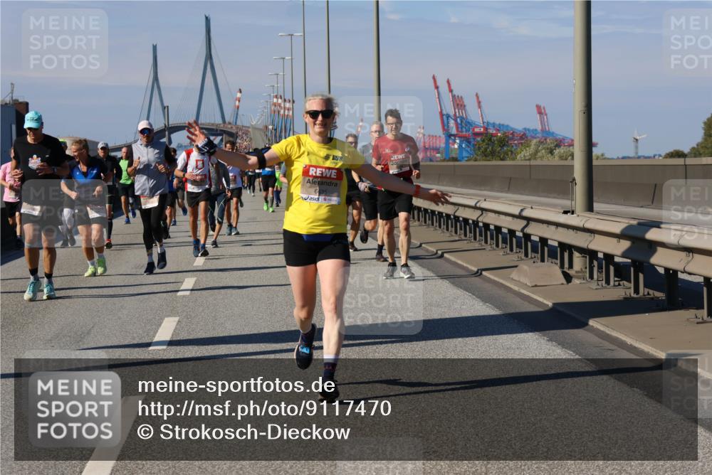 03.10.2025 - Köhlbrandbrückenlauf Strokosch-Dieckow http://msf.ph/oto/9117470 03.10.2025 12:52:56 Position 3 6635 meine-sportfotos.de