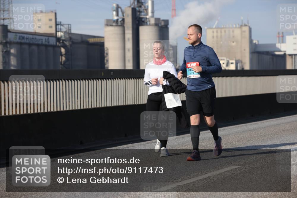 03.10.2025 - Köhlbrandbrückenlauf Lena Gebhardt http://msf.ph/oto/9117473 03.10.2025 10:22:51 Position 2 3474 meine-sportfotos.de